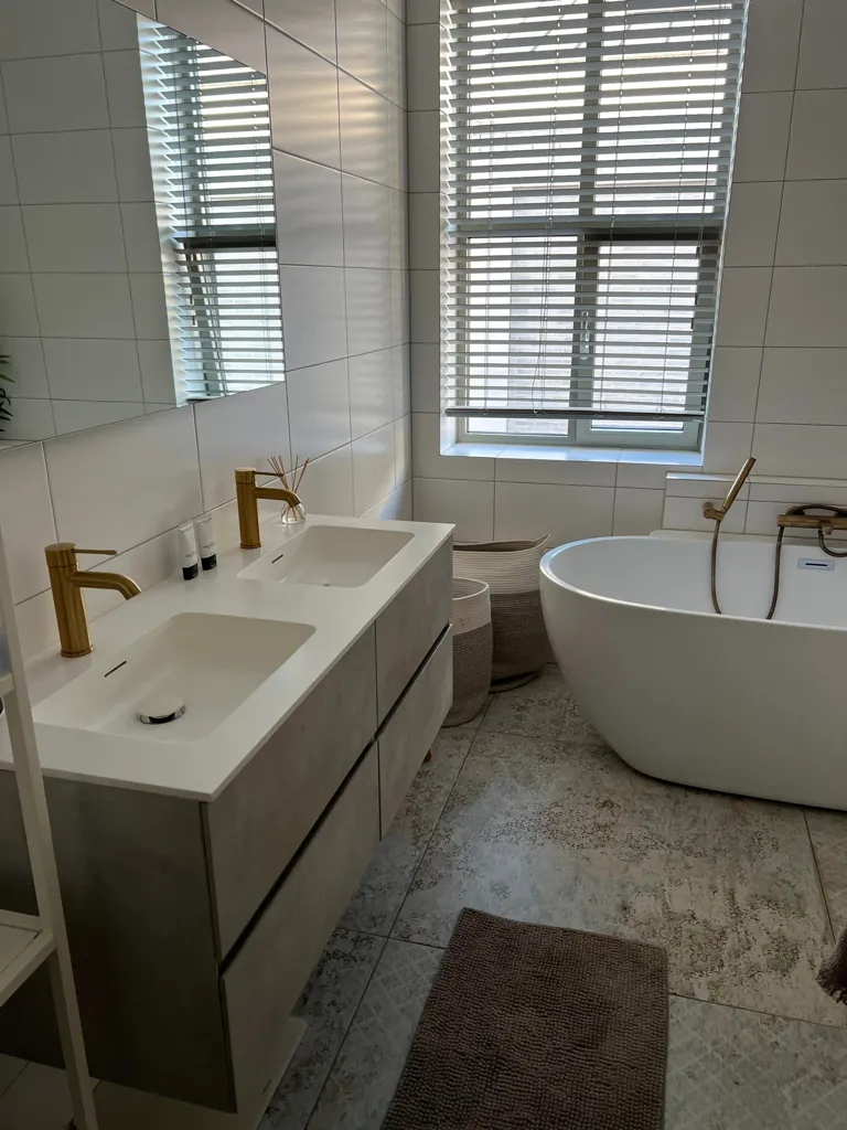Vannitoad - Fully Furnished Design Corner House in Eindhoven