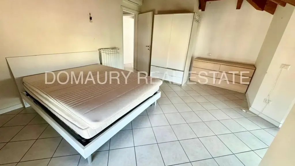 Bedrooms - Trilocale with Double Exposure in Milan