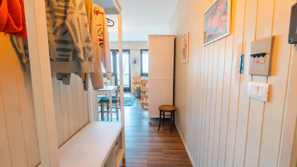 Entrée - Rustic-Style Apartment with Terrace in Bagnolo Piemonte