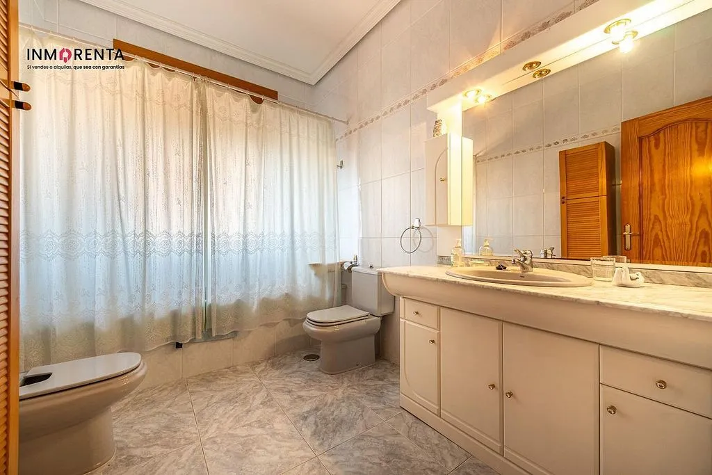 Vannitoad - Detached House with Terrace in La Mata