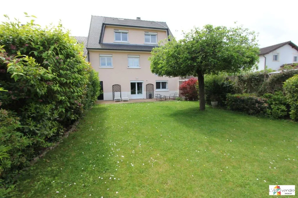 Jardin - Maison Luxueuse avec Jardin à Pontault-Combault