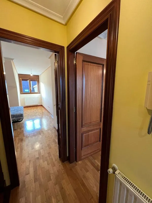 Esik - Duplex with Ascender in Nava