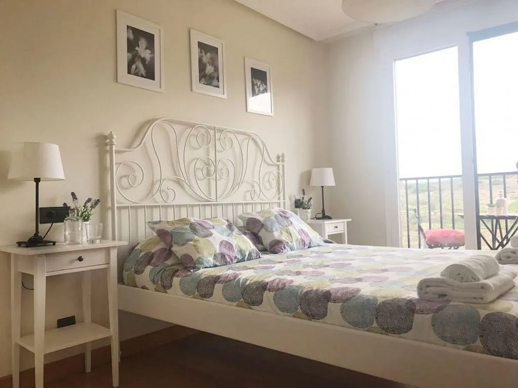 Dormitorios - Apartamento exterior con balcón en Lanciego