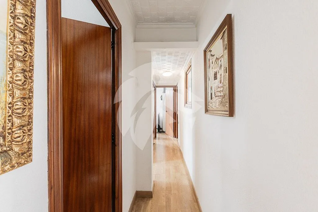 Esik - Apartment with Balcony in La Malvarrosa