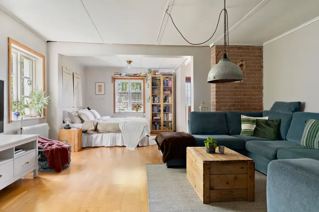 Séjour - Charming 1937 House with Garden in Östra Vram