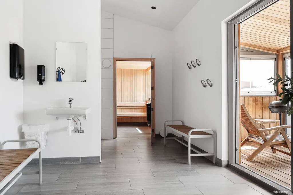 Pièces - Modern Flat with South-Facing Balcony in Nissastrand