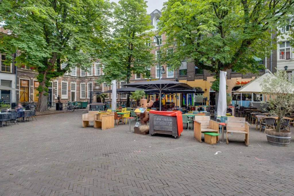 Historic Centre Apartment with Brink View in Deventer
