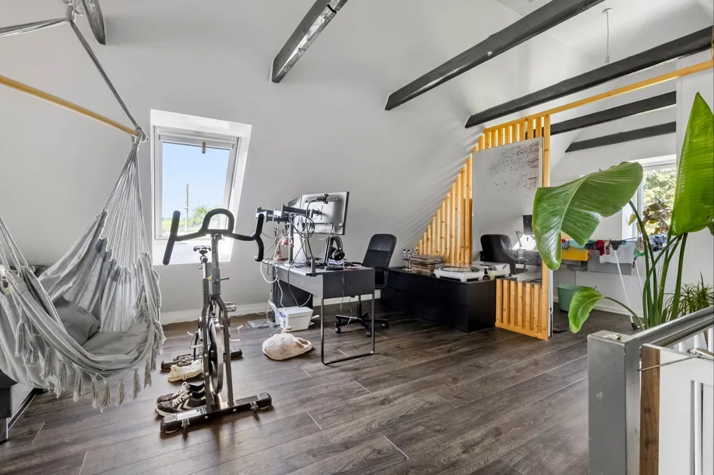 Kabinet - Renovated Villa with Garden in Græsted