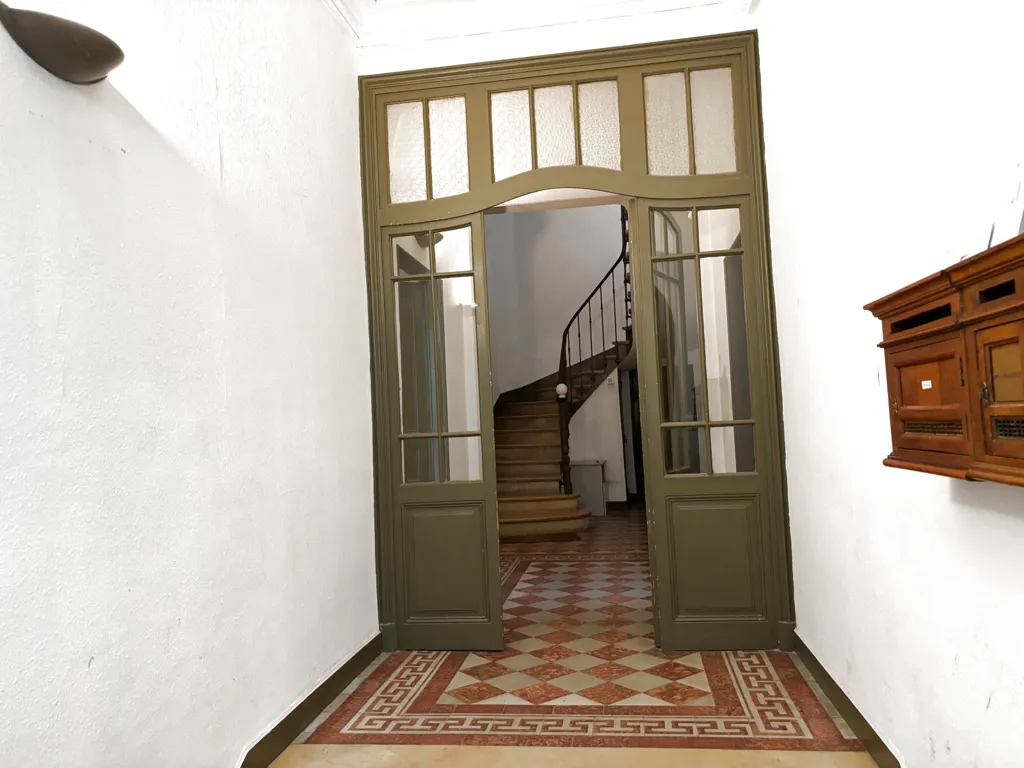 Esik - Apartment with Private Courtyard in Avignon Intra-Muros
