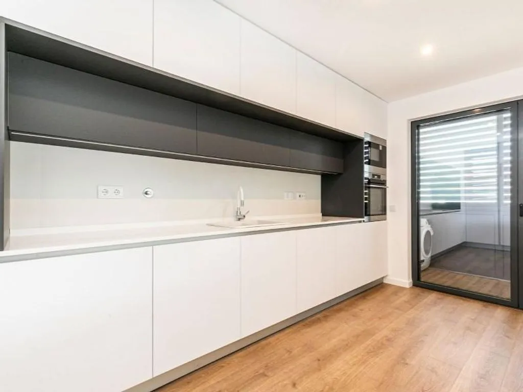 Kitchen - Luxury Duplex with Pool in Estoril