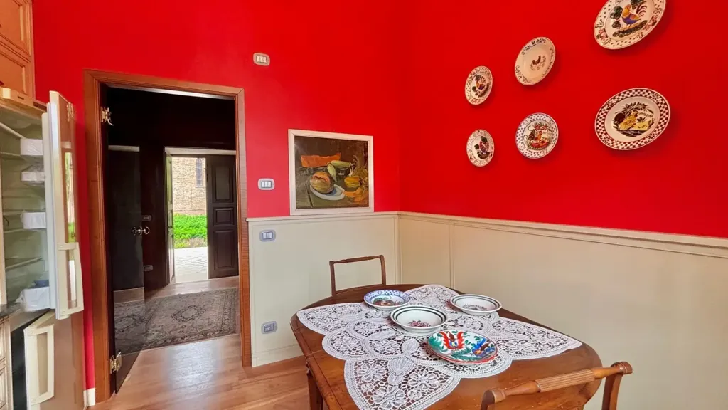 Salle à manger - Architecturally Unique Ground Floor Apartment in Piacenza
