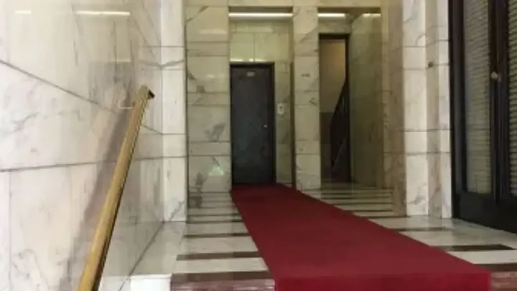 hallway_entrance