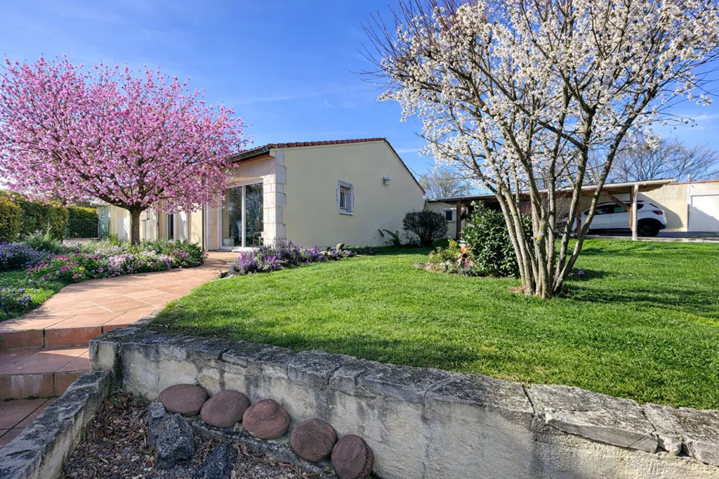 Giardino - Charming Flat-Plan House with 180° View in Billom