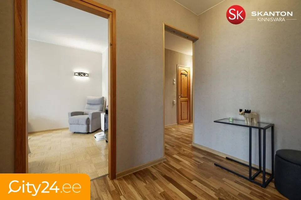 Esik - Renovated Apartment with Balcony in Lehtmetsa
