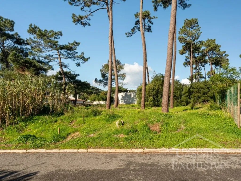Aed - Approved Plot for T4 House in Colares, Sintra