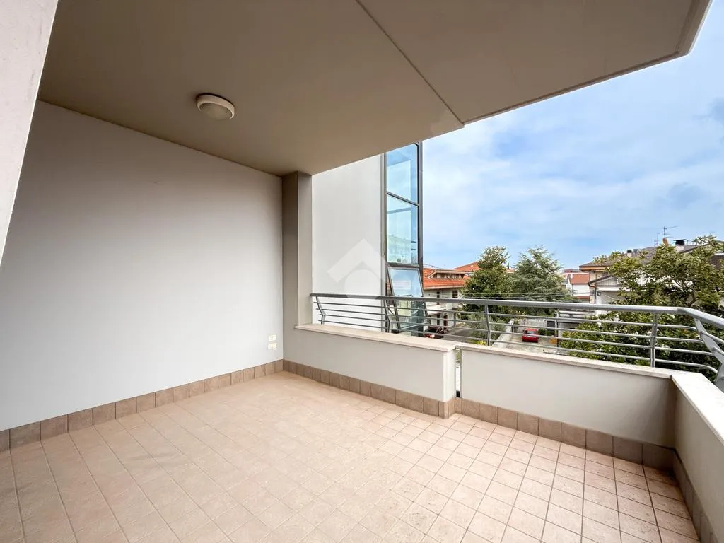Rõdu - Apartment with Terraces in Sambuceto