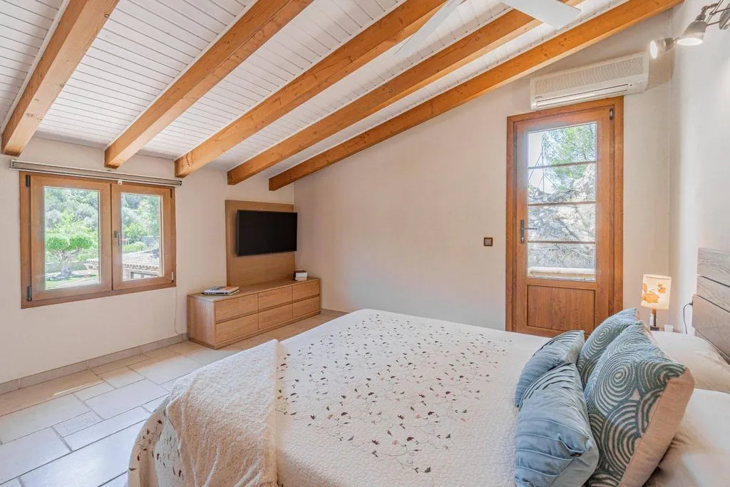 Bedrooms - Luxury Farmhouse with Pool in Calvià