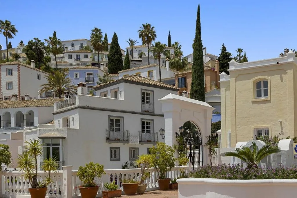Exterior - Newly Built Villa with Mountain Views in Benahavís