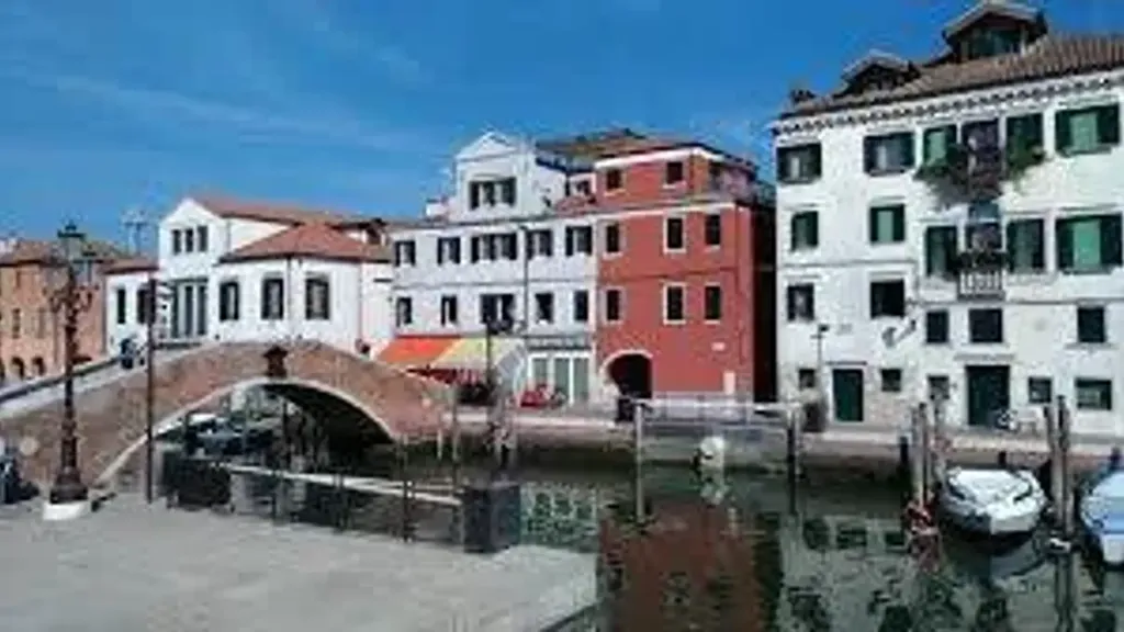 Chioggiotta House with Balcony in Chioggia