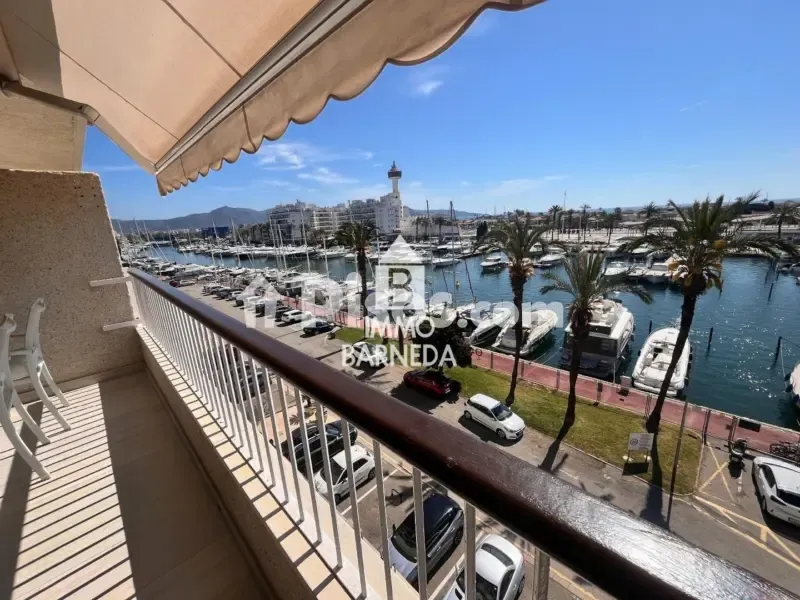 Rõdu - Reformed Apartment with Sea View in Port Grec