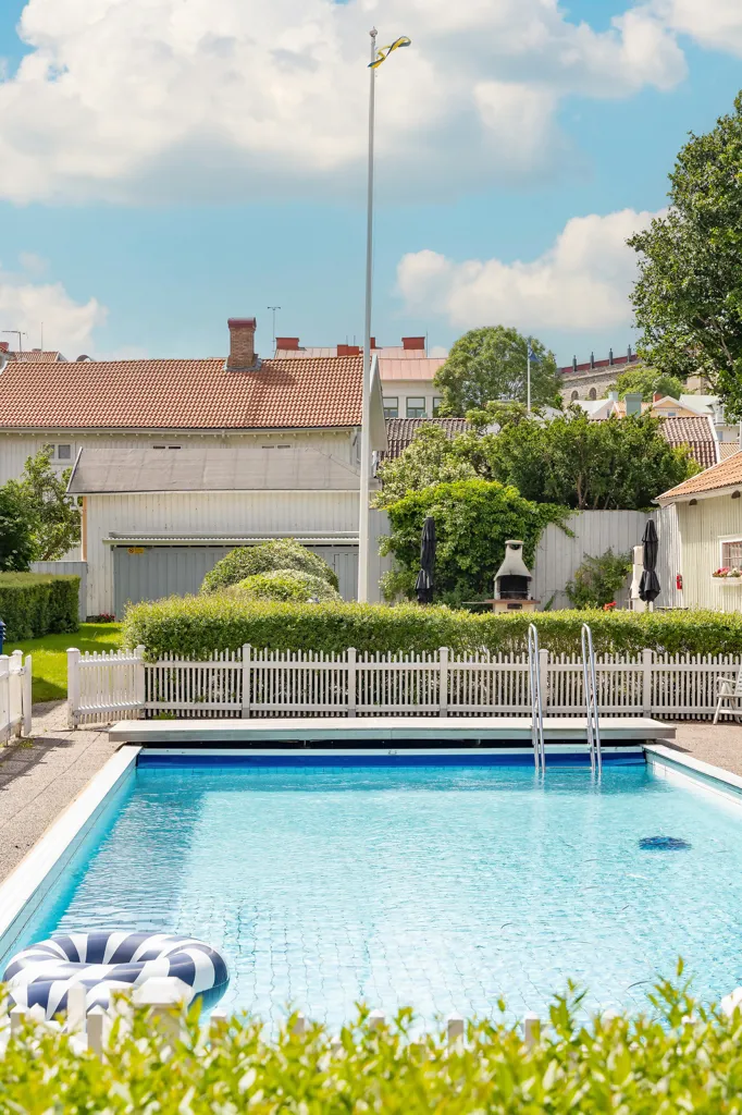 Bassein - Maritime Villa with Pool and Sea View in Marstrand
