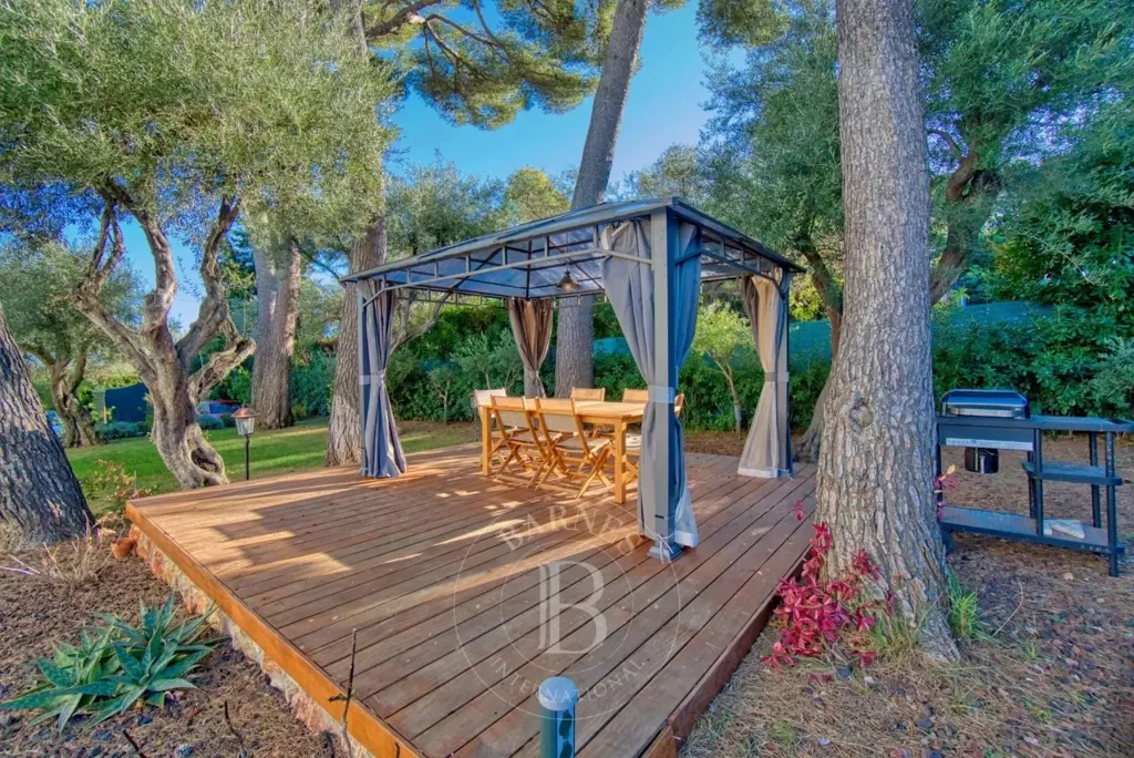 Terrasse - Villa Luxueuse avec Vue Mer et Montagnes à Cap d'Antibes