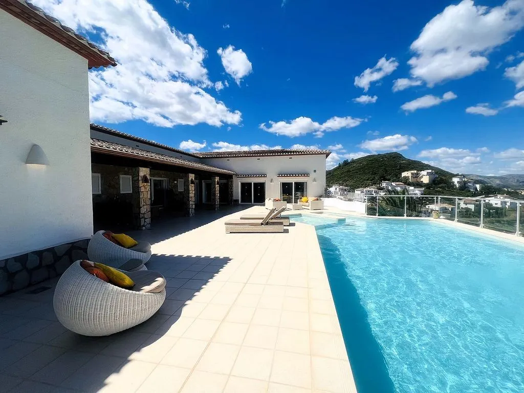 Piscina - Single-Storey Villa with Pool in Monte Pego