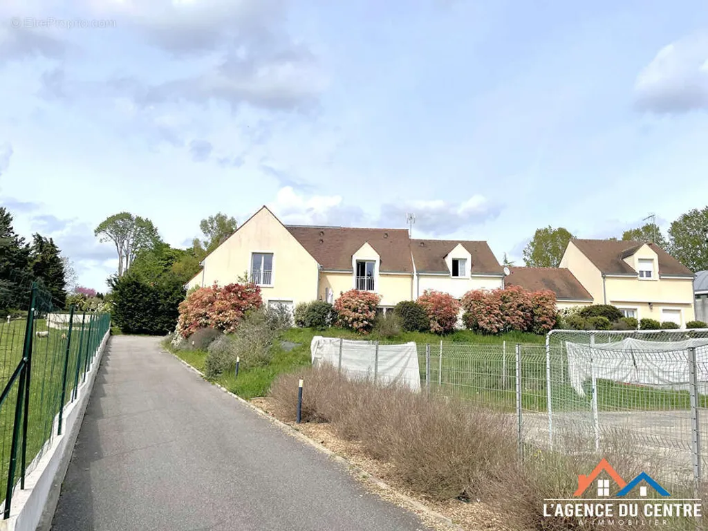 Välivaade - Mixed-Use Property with Garden in Guitrancourt