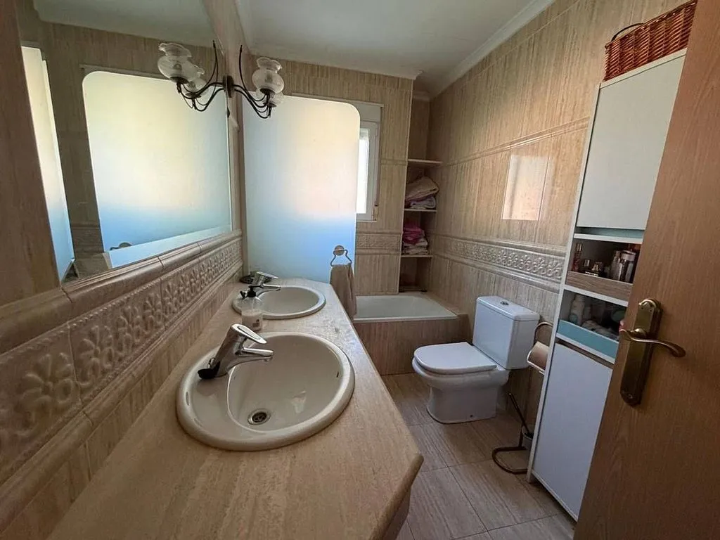 Salles de bain - Reformed Chalet with Garden in Almansa