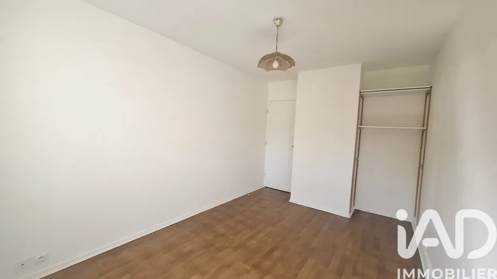 Pièces - Appartement Lumineux avec Parking à Arpajon