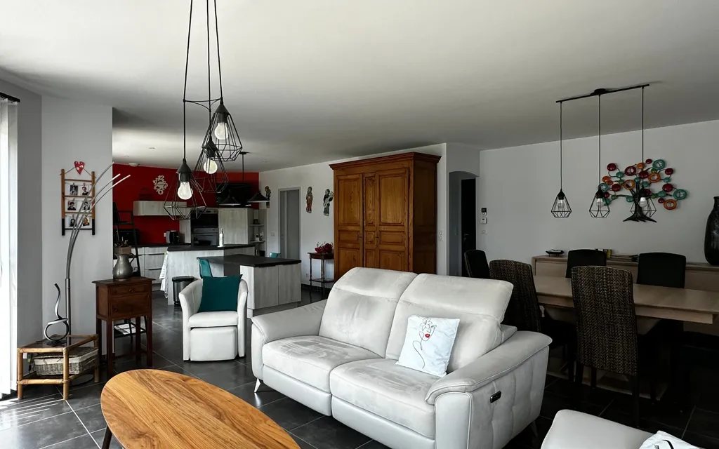 Elutuba - Contemporary House with Garden in Soubise