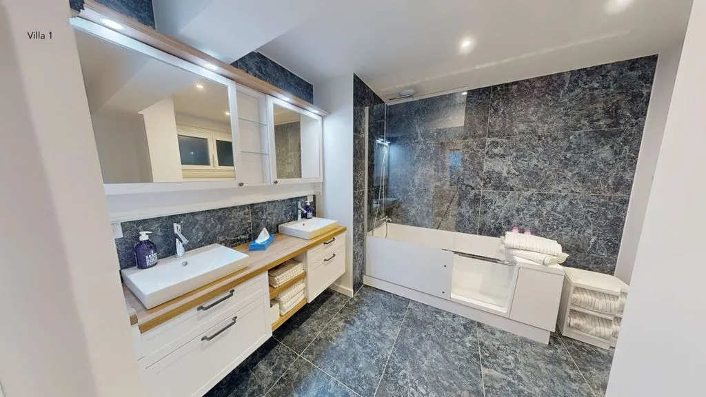 Bagni - Luxury Villa with Panoramic Views in Vétraz-Monthoux