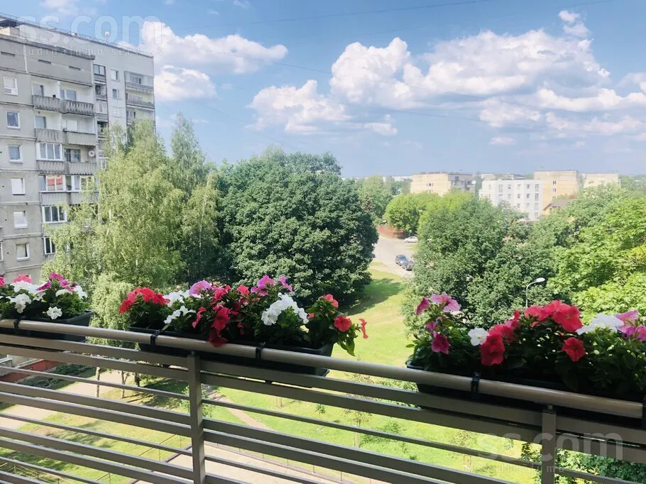 Balcon - 3-Bedroom Flat with Balcony in Purvciems, Riga