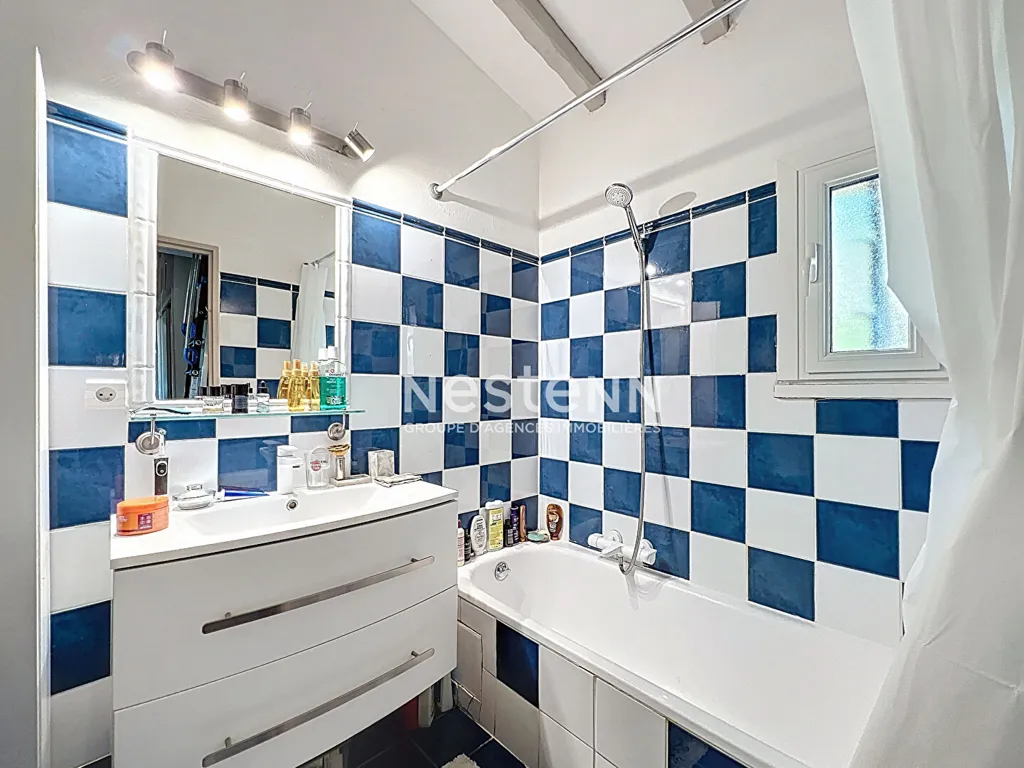 Vannitoad - 2-Bed Apartment with Sea View in Super Cannes