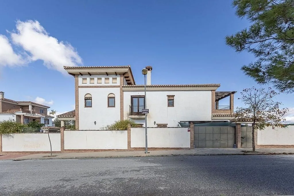 Extérieur - Chalet with Pool and Terrace in Atarfe