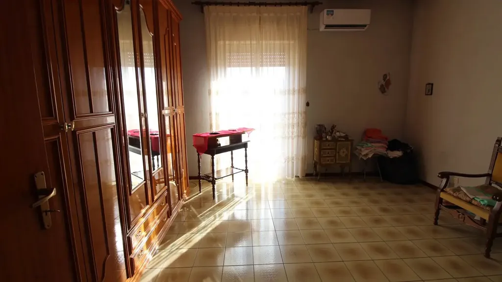 Bureau - Apartment with Balcony in Carlentini