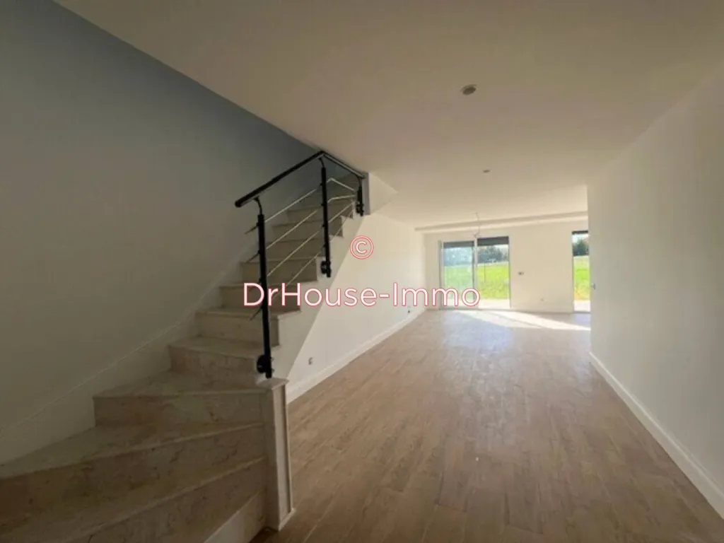 Toad - Modern House with Terrace in Tauriac