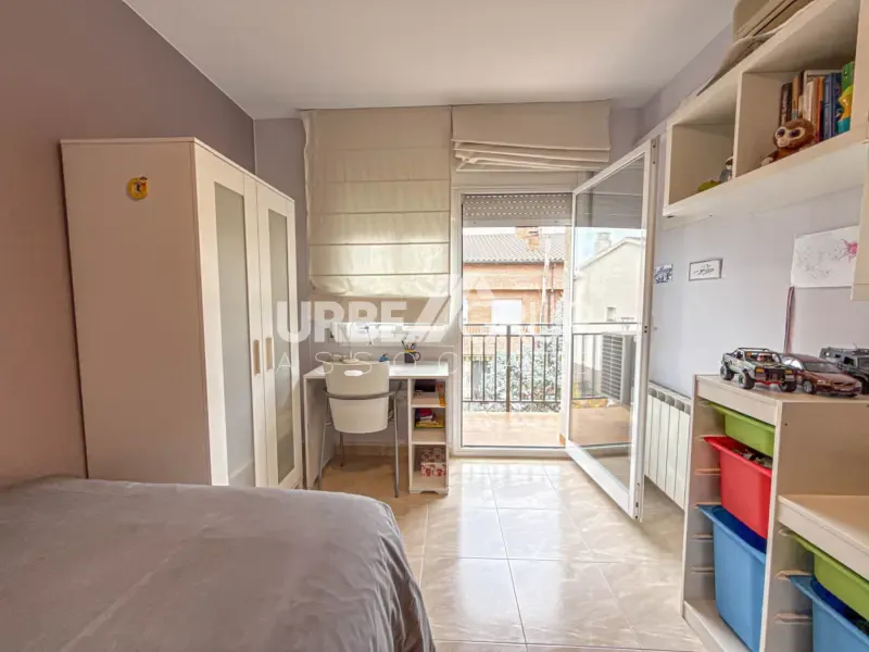 Magamistoad - Detached Corner House with Multiple Terraces in Martorell