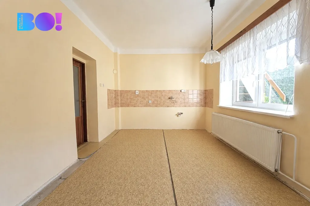Habitaciones - House with Additional Building Plot in Němčice