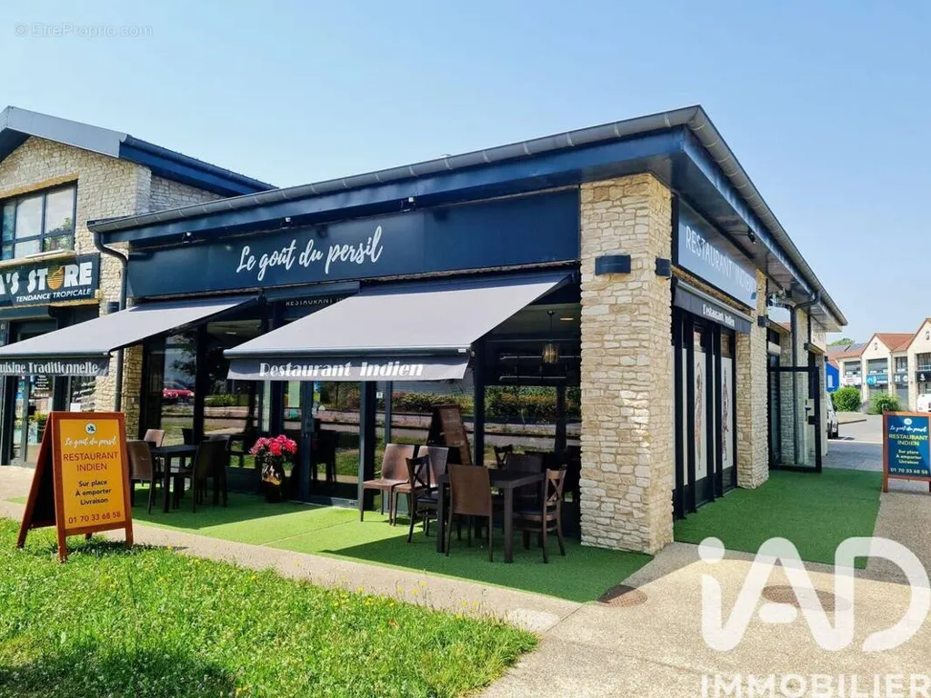 Esterno - Restaurant with 40 Covers in Lieusaint