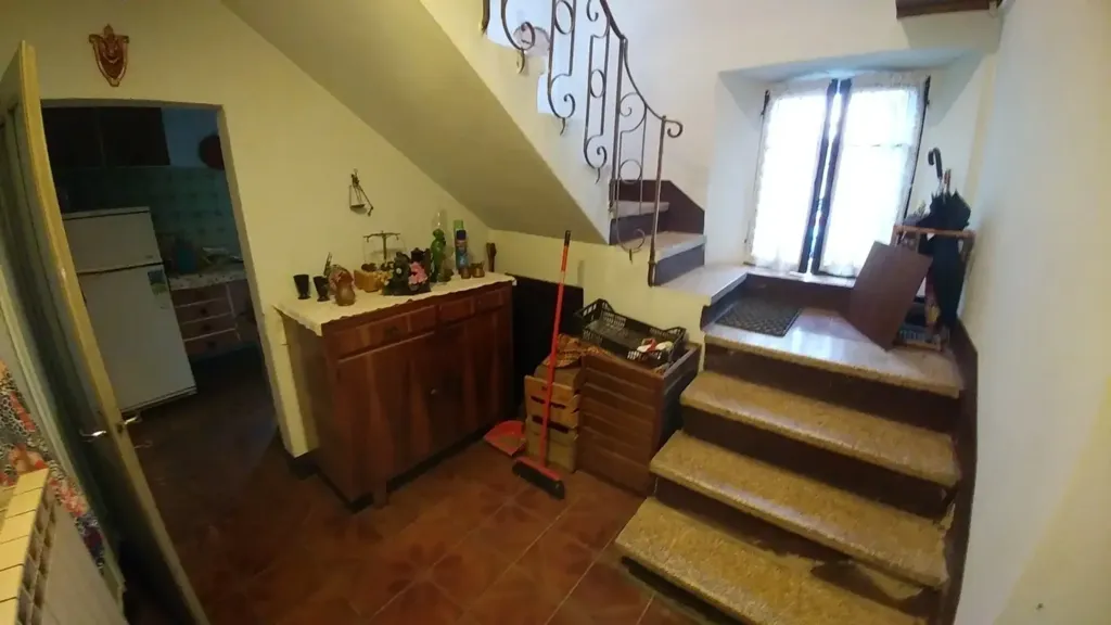 Pièces - Terraced Villa with Private Garden in Zocca