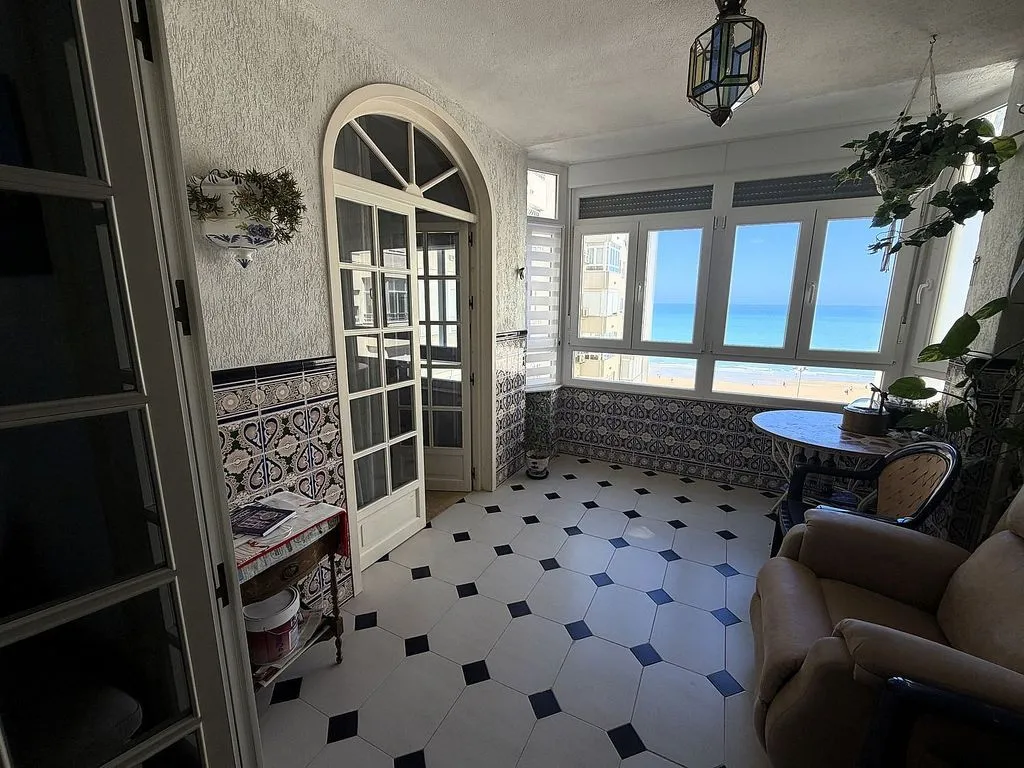 Elutuba - Beachfront Apartment with Garage in Playa Victoria