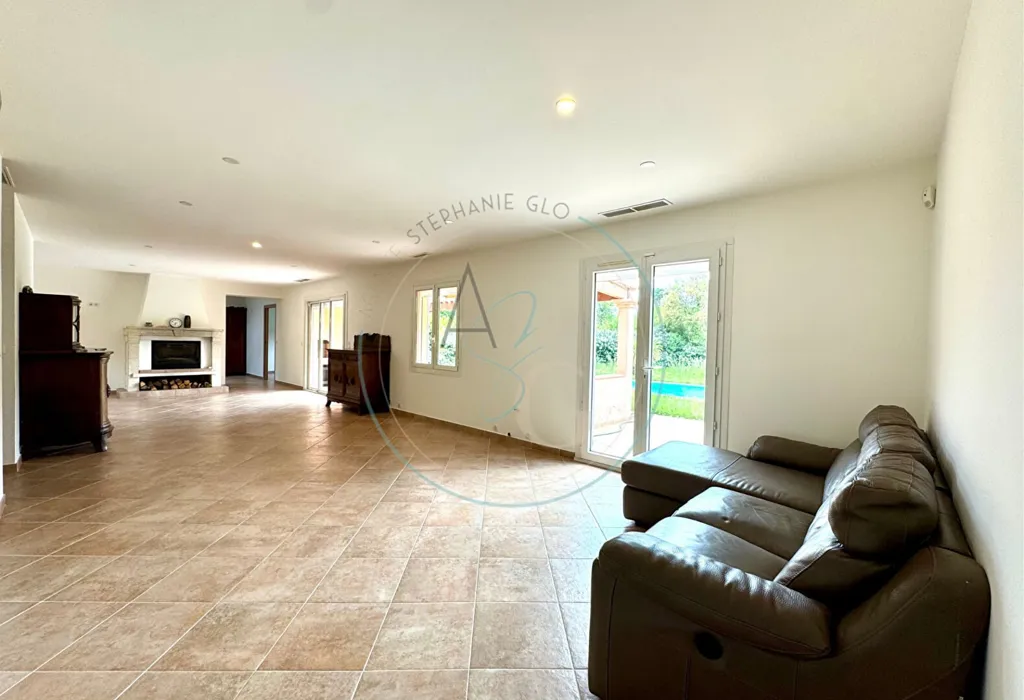 Living Room - House with Pool in Quiet La Môle