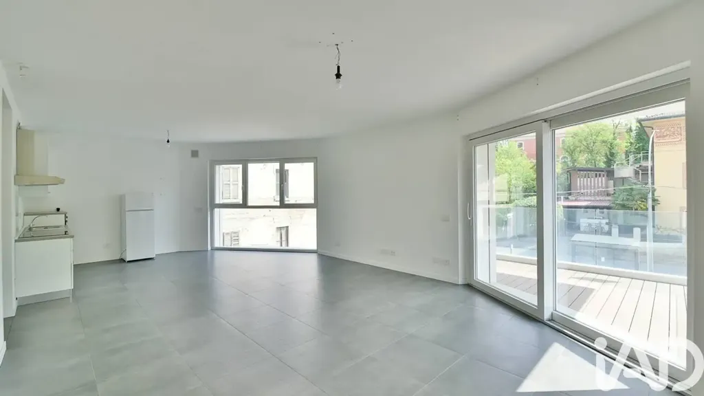 Elutuba - Newly Built Apartment with Balcony in Cantù