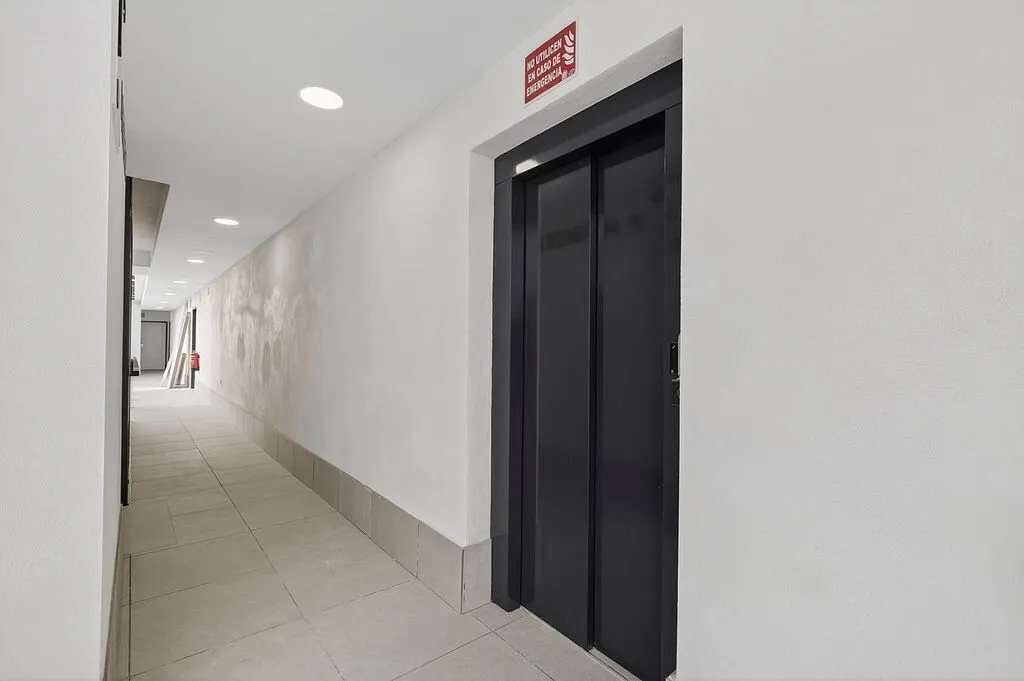 Entrée - New Flat with Pool in Triana, Sevilla