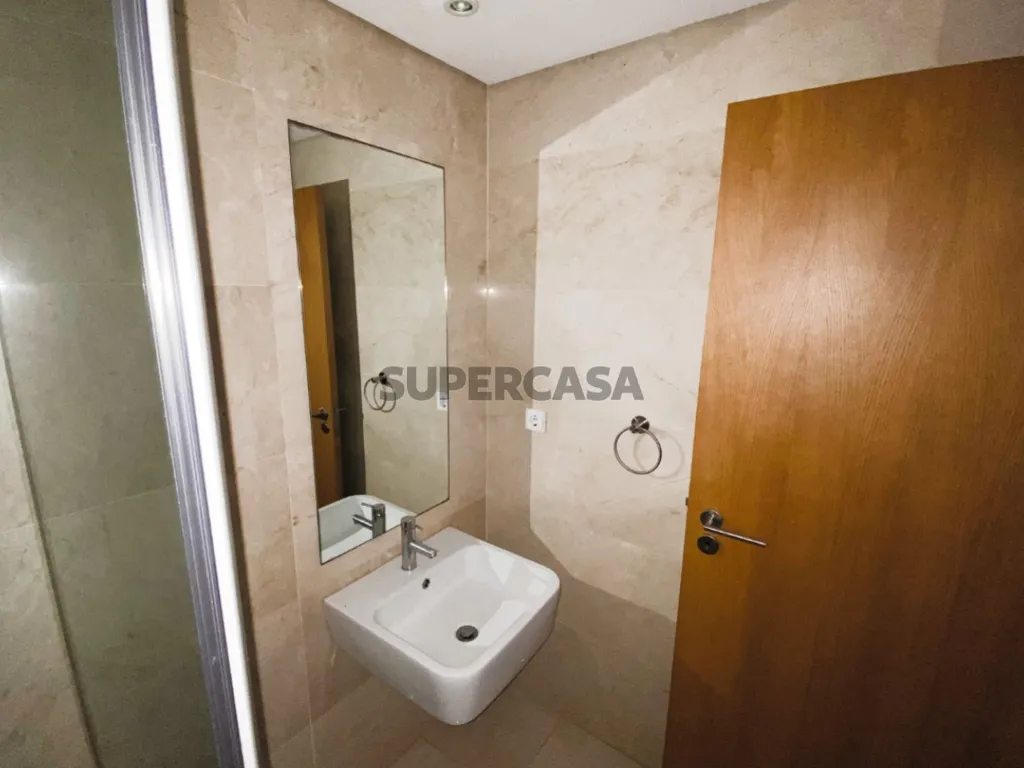 Vannitoad - Duplex T4+1 with Sea Views in Matosinhos