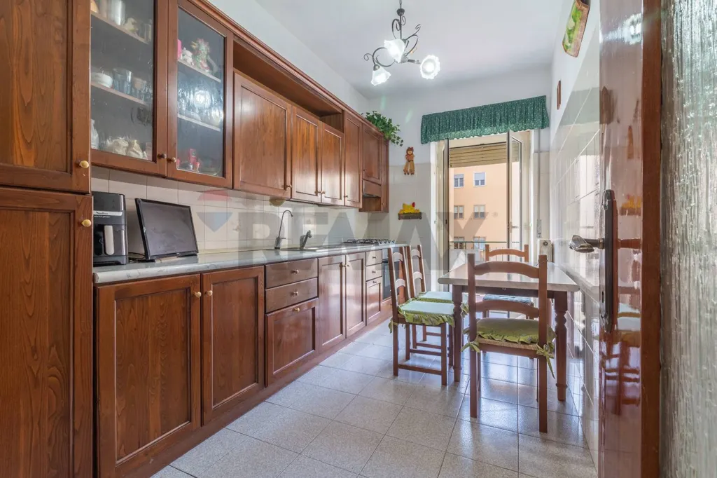 Dining Room - Apartment with Balconies in Cappuccini, Viterbo