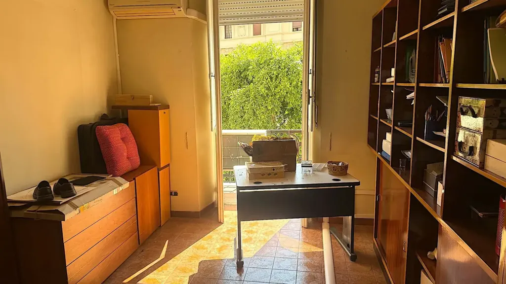 Bureau - Modernised Apartment with Balcony in Cagliari