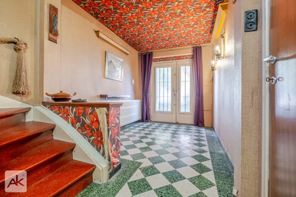 hallway_entrance