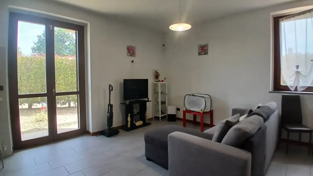 Elutuba - Terraced House with Private Garden in Mortara